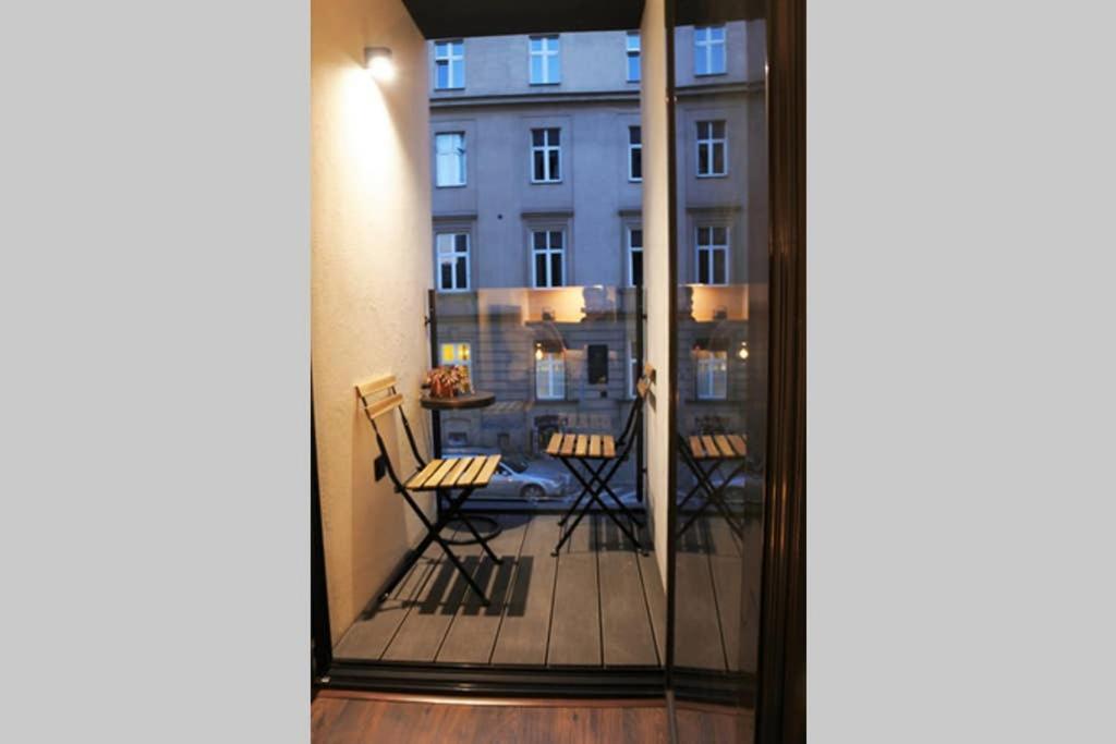 קרקוב Boutique 109 - Old City, Luxury Apt. With A Garage מראה חיצוני תמונה