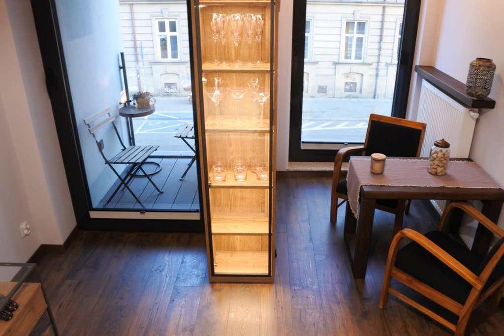 קרקוב Boutique 109 - Old City, Luxury Apt. With A Garage מראה חיצוני תמונה